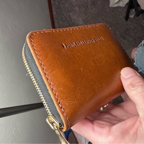 Portland Leather Goods Small Zip Wallet - Picture 6 of 6